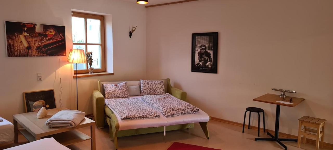 Wolfis Appartement Neusiedl an der Zaya Екстер'єр фото