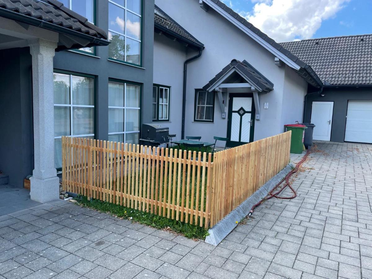 Wolfis Appartement Neusiedl an der Zaya Екстер'єр фото