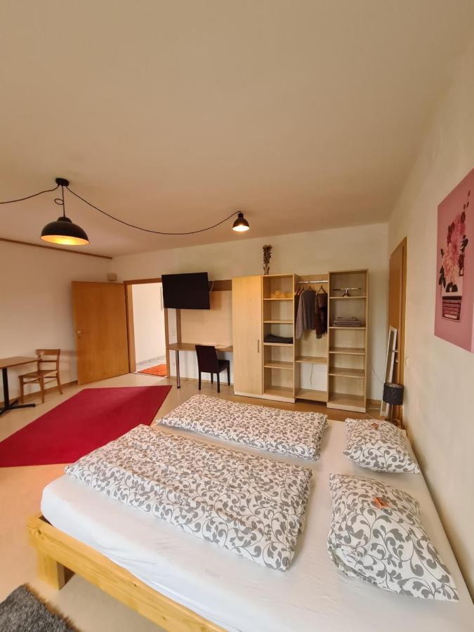 Wolfis Appartement Neusiedl an der Zaya Екстер'єр фото