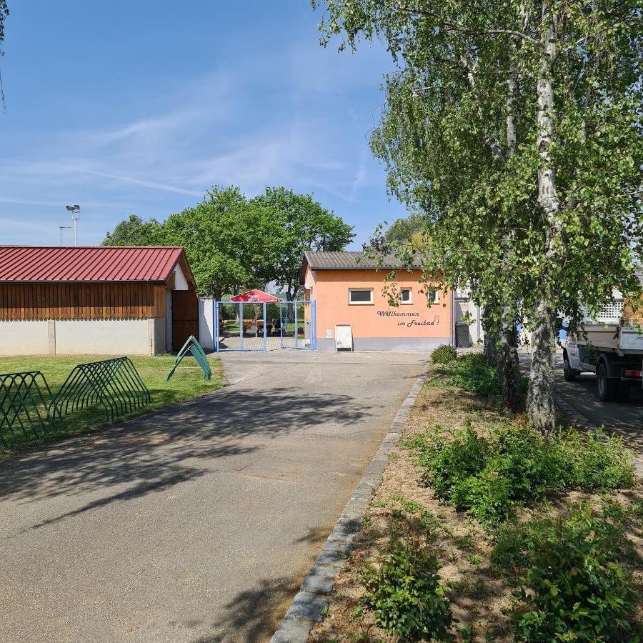 Wolfis Appartement Neusiedl an der Zaya Екстер'єр фото