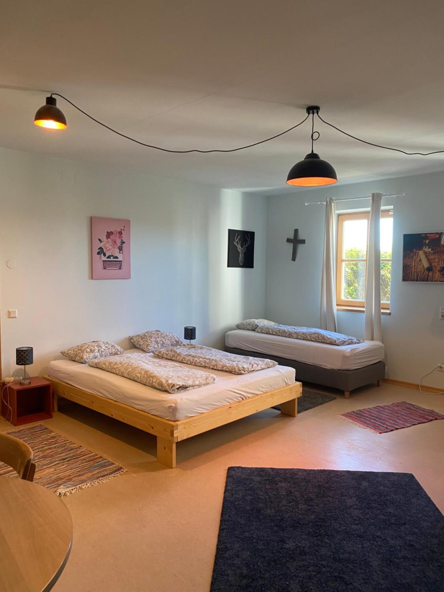 Wolfis Appartement Neusiedl an der Zaya Екстер'єр фото